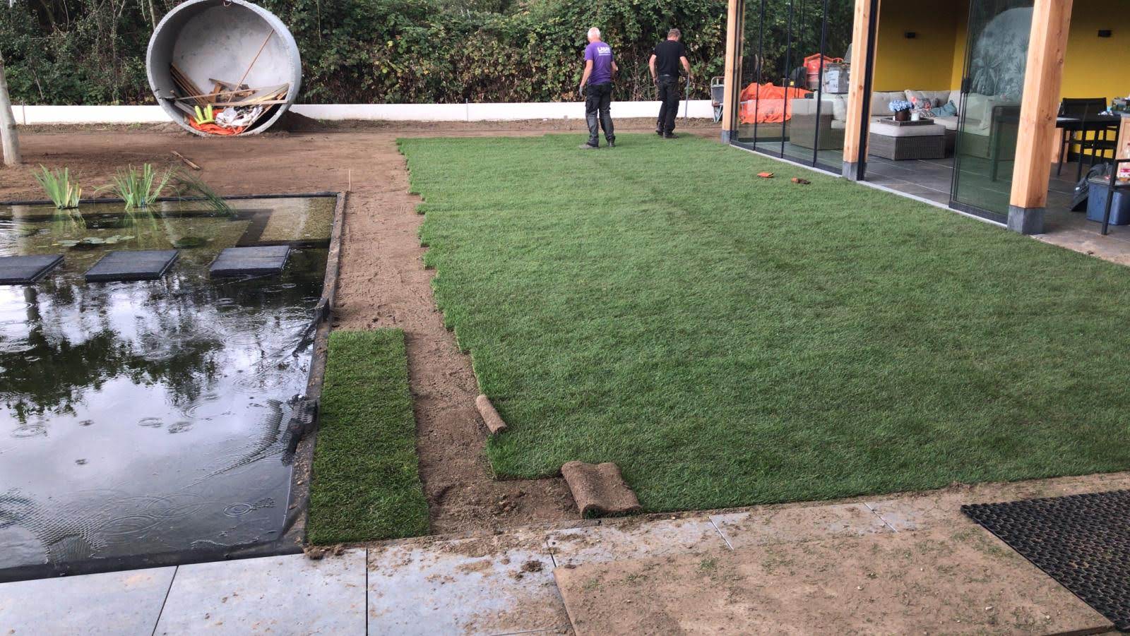 Graszoden leggen in Apeldoorn - foto 1