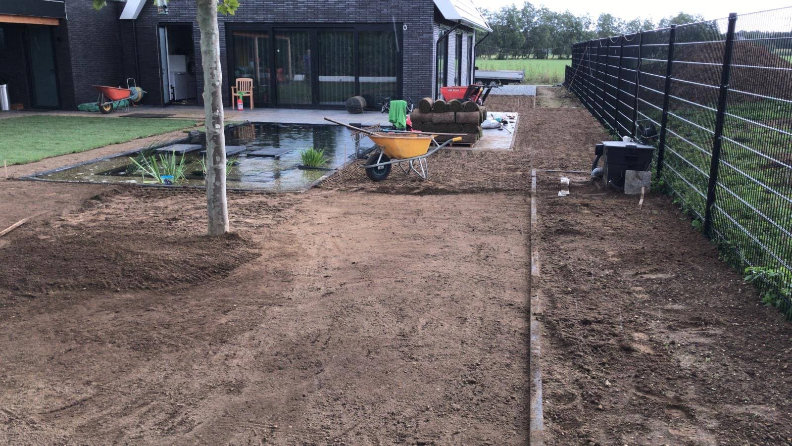 Graszoden leggen in Apeldoorn - foto 2